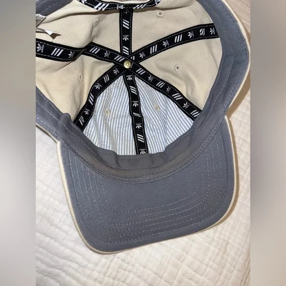 SOLD - Adidas Black and Cream Cap - Picture 9 of 10